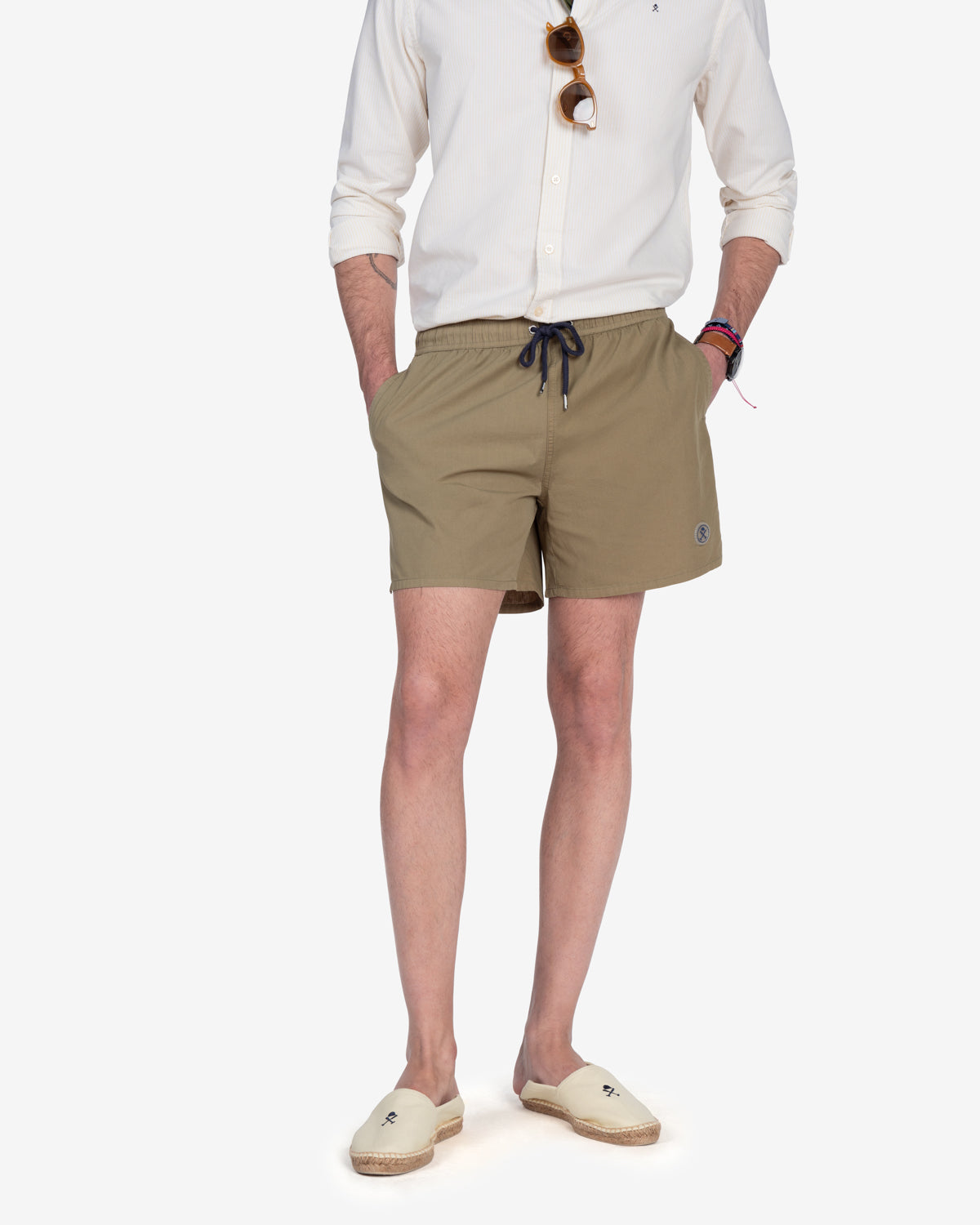 Baã‘Ador Military