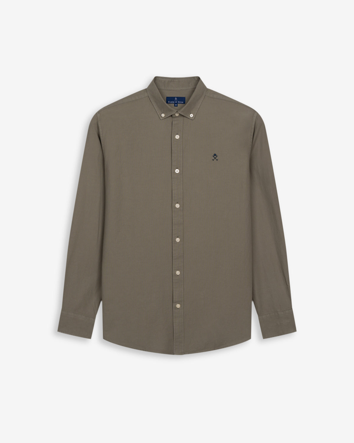Camisa Veneto de Harper & Neyer lisa en verde musgo, cuello button down y logo bordado, vista frontal