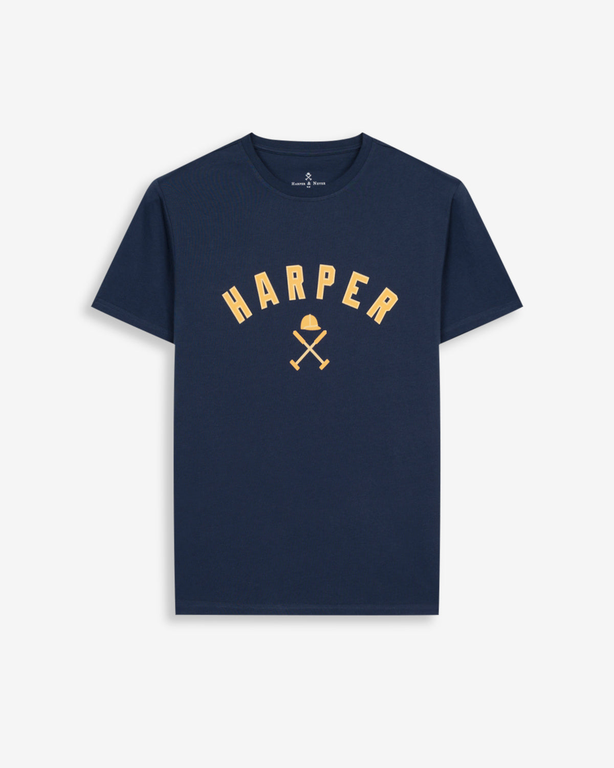 Camiseta NEW ENGLAND de Harper & Neyer en algodón azul marino, bodegón frontal con gráfico HARPER amarillo