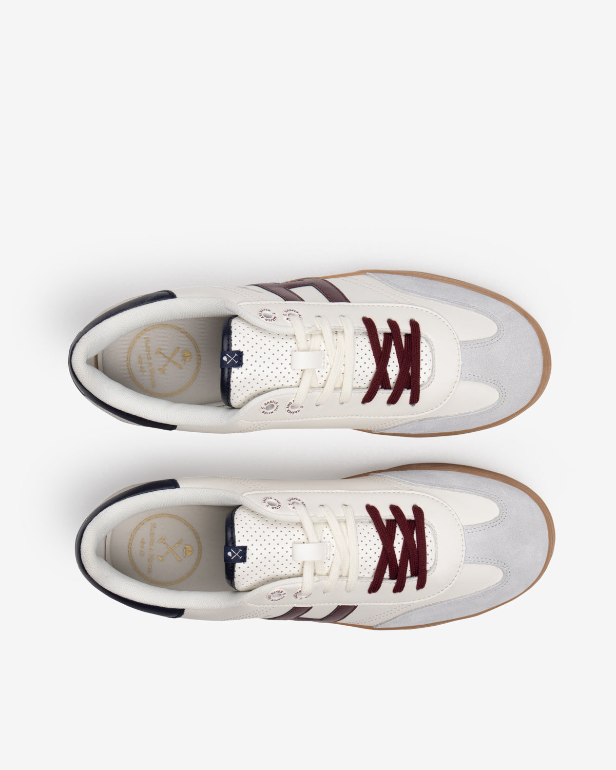 Detalle de la suela de goma caramelo de la sneaker HAMPTONS CLUB crudo de Harper & Neyer