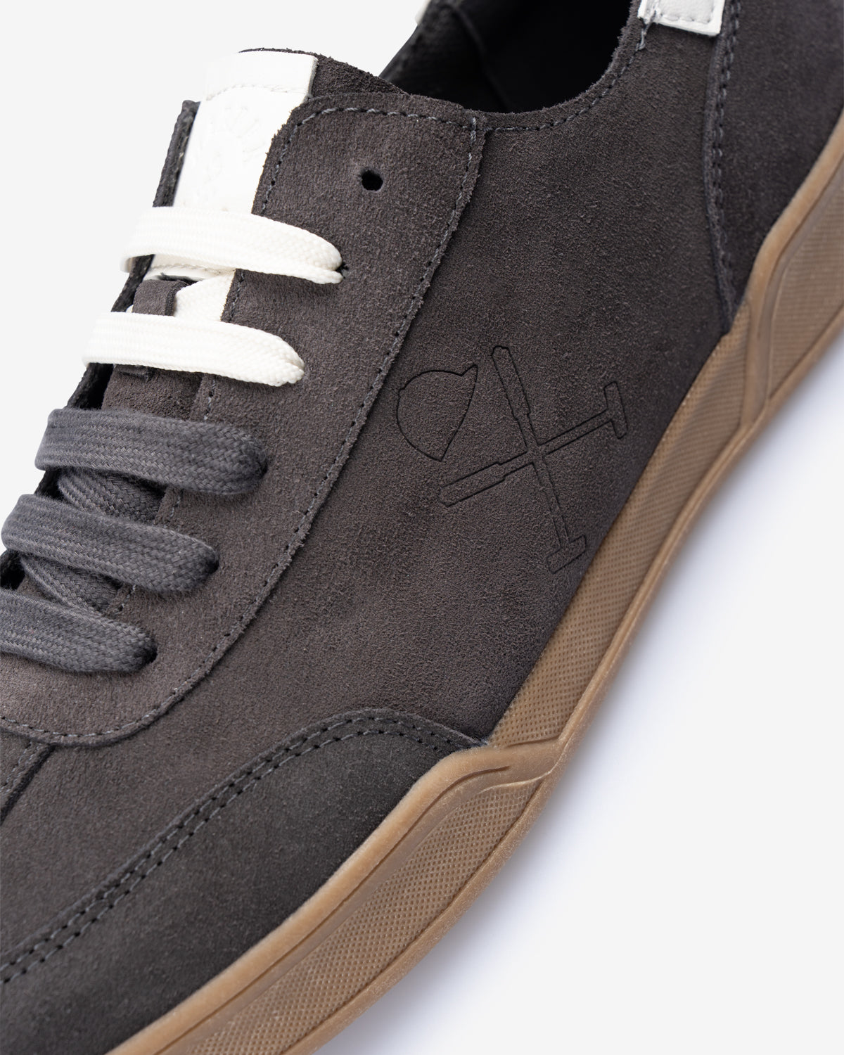 Par de sneakers ROCHESTER de Harper & Neyer en serraje antracita con suela de goma