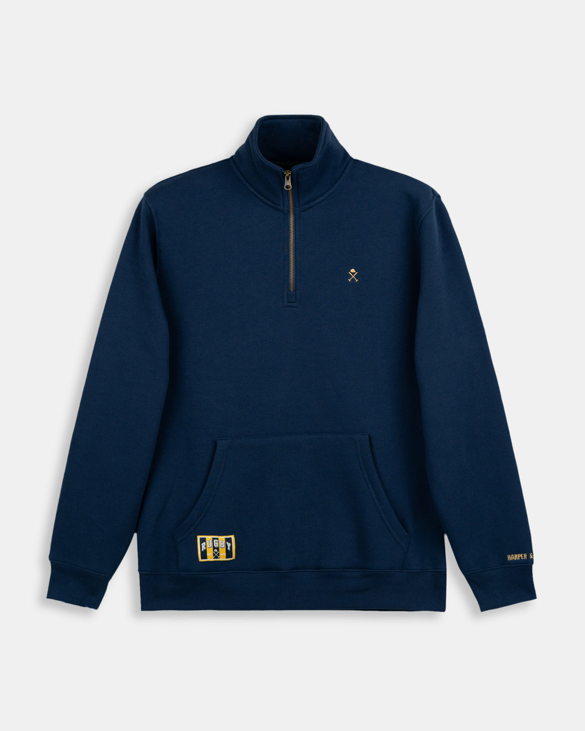 Sudadera Half-Zip Albany de Harper & Neyer en azul marino, bodegón frontal con parche Rugby