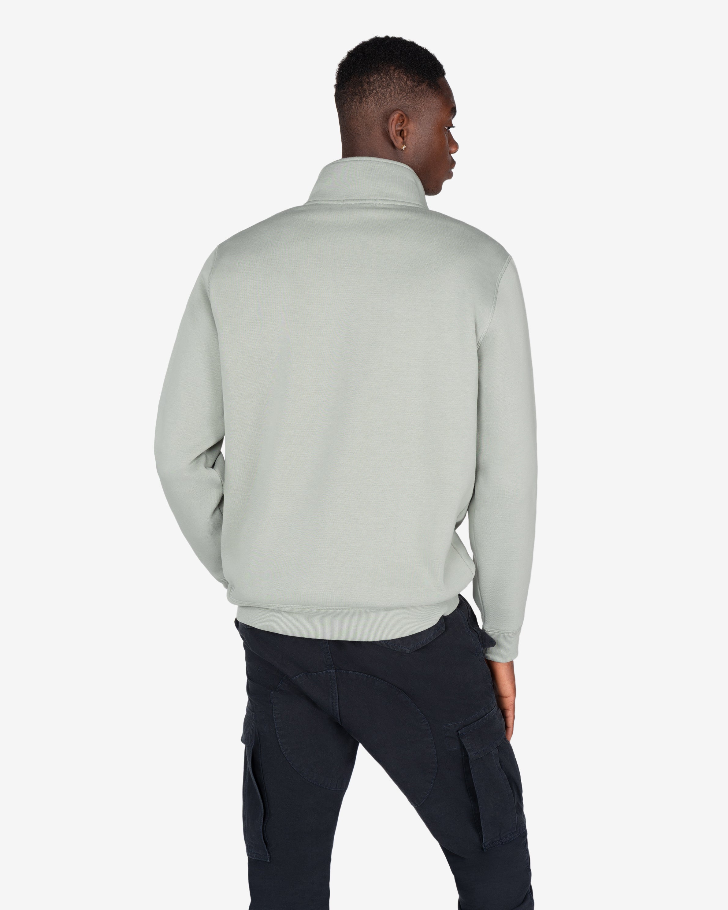 Sudadera MARYLAND gris verdoso claro de Harper & Neyer, look trasero con cargo azul marino
