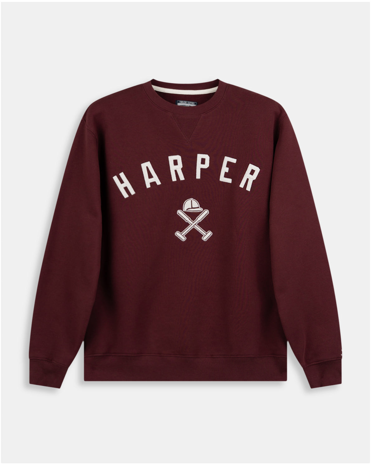 Sudadera New England de Harper & Neyer en burdeos, bodegón frontal con etiqueta interior New England