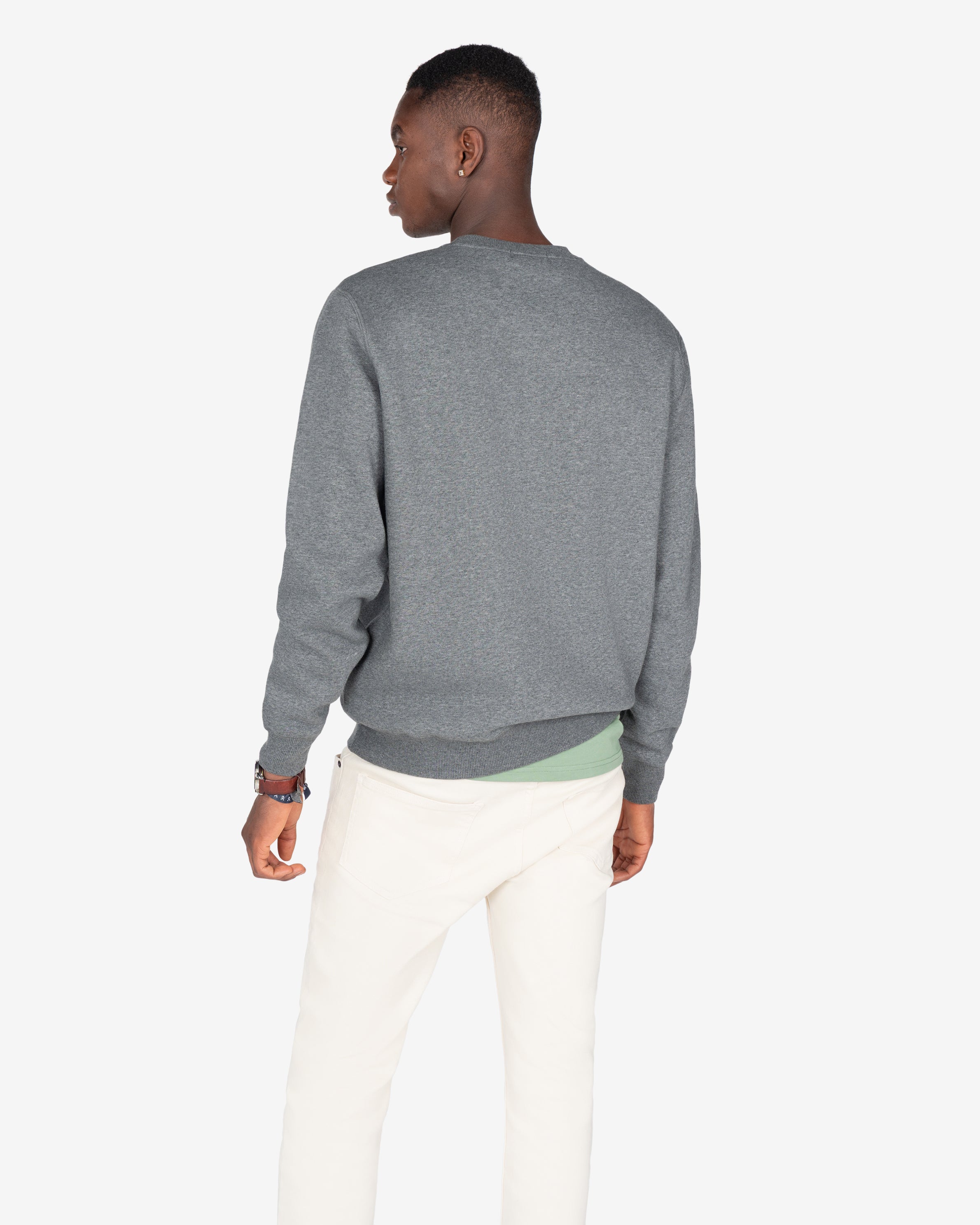 Sudadera RUGBY gris oscuro jaspeado de Harper & Neyer, look trasero con vaquero blanco crudo