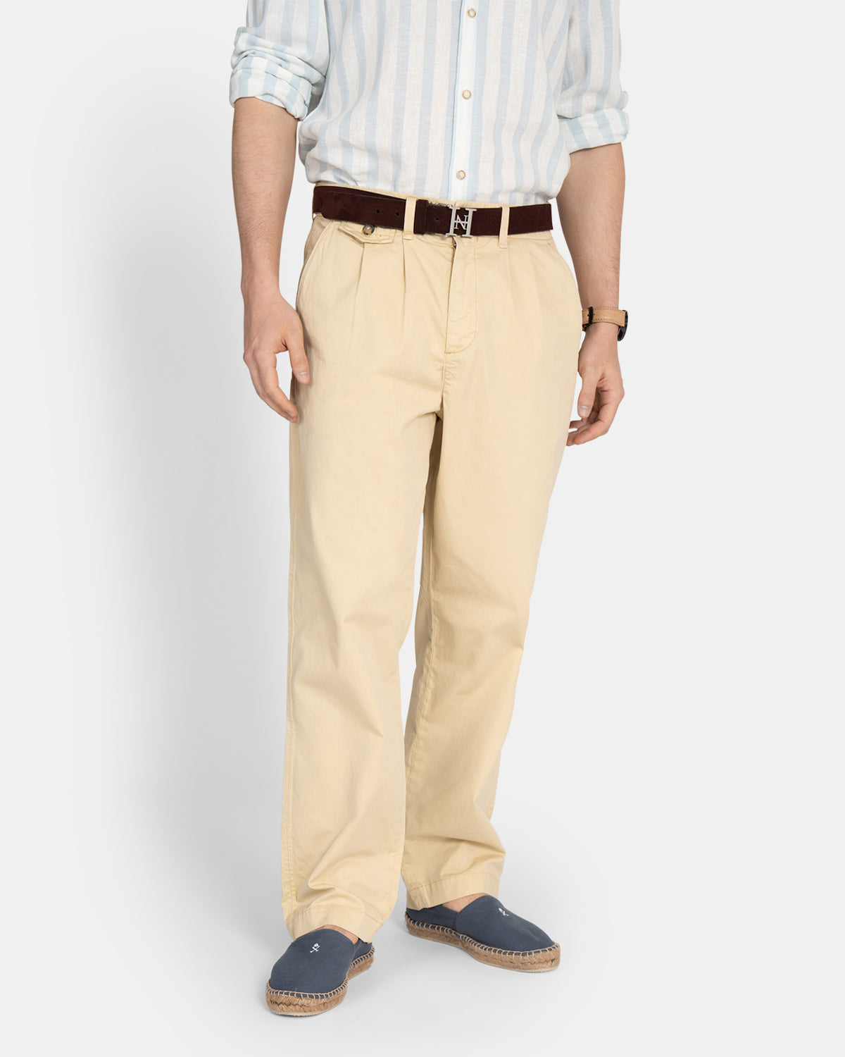 PANTALON PLEATED CHINO