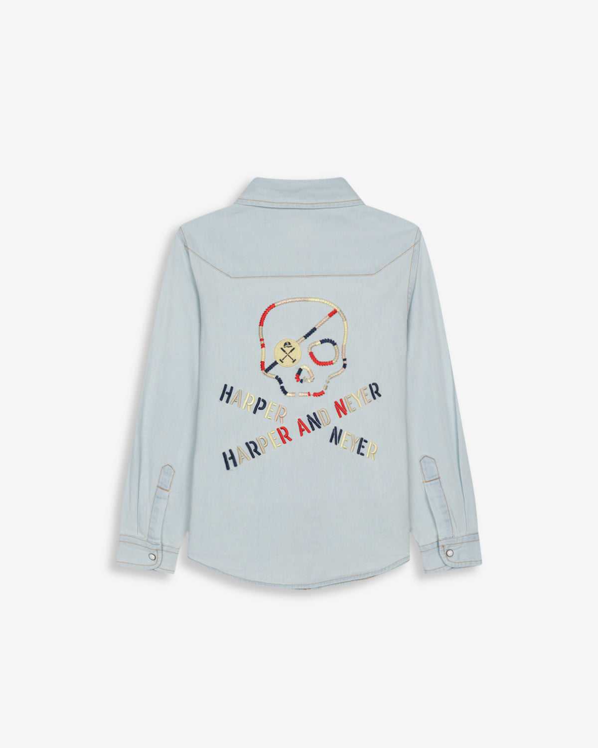 Camisa Denim KIDS en denim claro de Harper & Neyer, vista trasera con canesú vaquero y puños abotonados