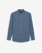 Camisa vaquera de Harper & Neyer en denim medio, cuello button down y logo bordado, vista frontal