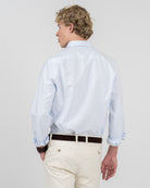 Camisa MEDITERRANEO de rayas azul claro de Harper & Neyer, vista trasera con canesú y mangas remangadas