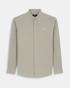 Camisa Royal Academy de Harper & Neyer en tejido verde gris, vista frontal con botones de nácar y bordado logo de la marca