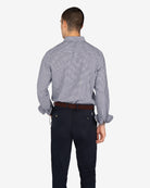 Camisa Vichy de Harper & Neyer de cuadros azul marino, look preppy vista trasera
