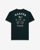 Camiseta Arthur de Harper & Neyer en verde botella, vista trasera con gráfico de osito y logo estampado