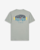 Camiseta EVERGREEN de Harper & Neyer en gris perla, vista trasera con print de máscara de esquí Après-ski
