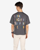 Camiseta LIVERPOOL antracita de Harper & Neyer, vista trasera con mensaje multicolor y chino crudo