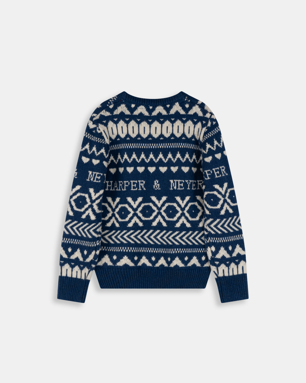 Jersey infantil azul cobalto con patrón Fair Isle de Harper & Neyer, bodegón trasero completo