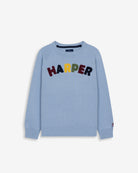 Jersey BALTIMORE KIDS de Harper & Neyer en azul cielo, vista frontal con gráfico college en marino y burdeos