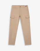 Pantalón cargo de Harper & Neyer en algodón camel, vista frontal con bolsillos de solapa y logo bordado