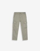 Pantalón CARGO KIDS de Harper & Neyer en verde musgo con bolsillos laterales, bodegón frontal