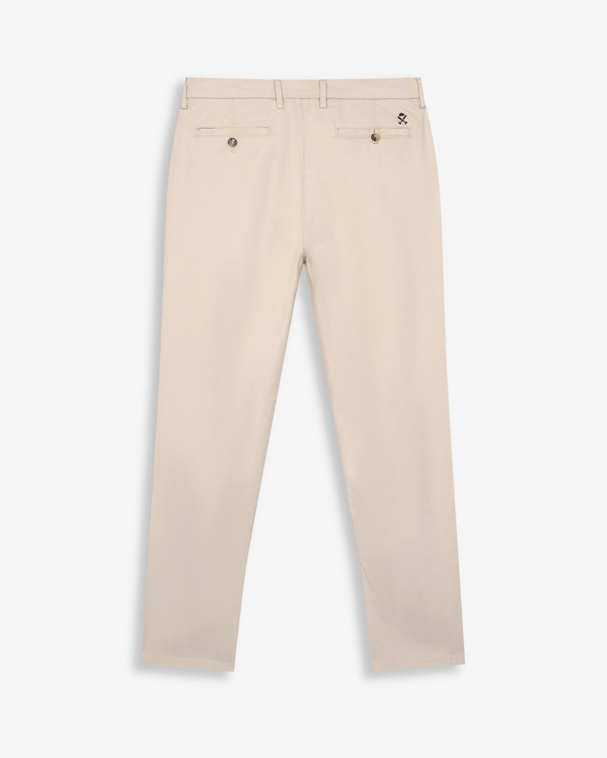 Pantalón chino ICON en algodón camel de Harper & Neyer, bodegón trasero de las perneras
