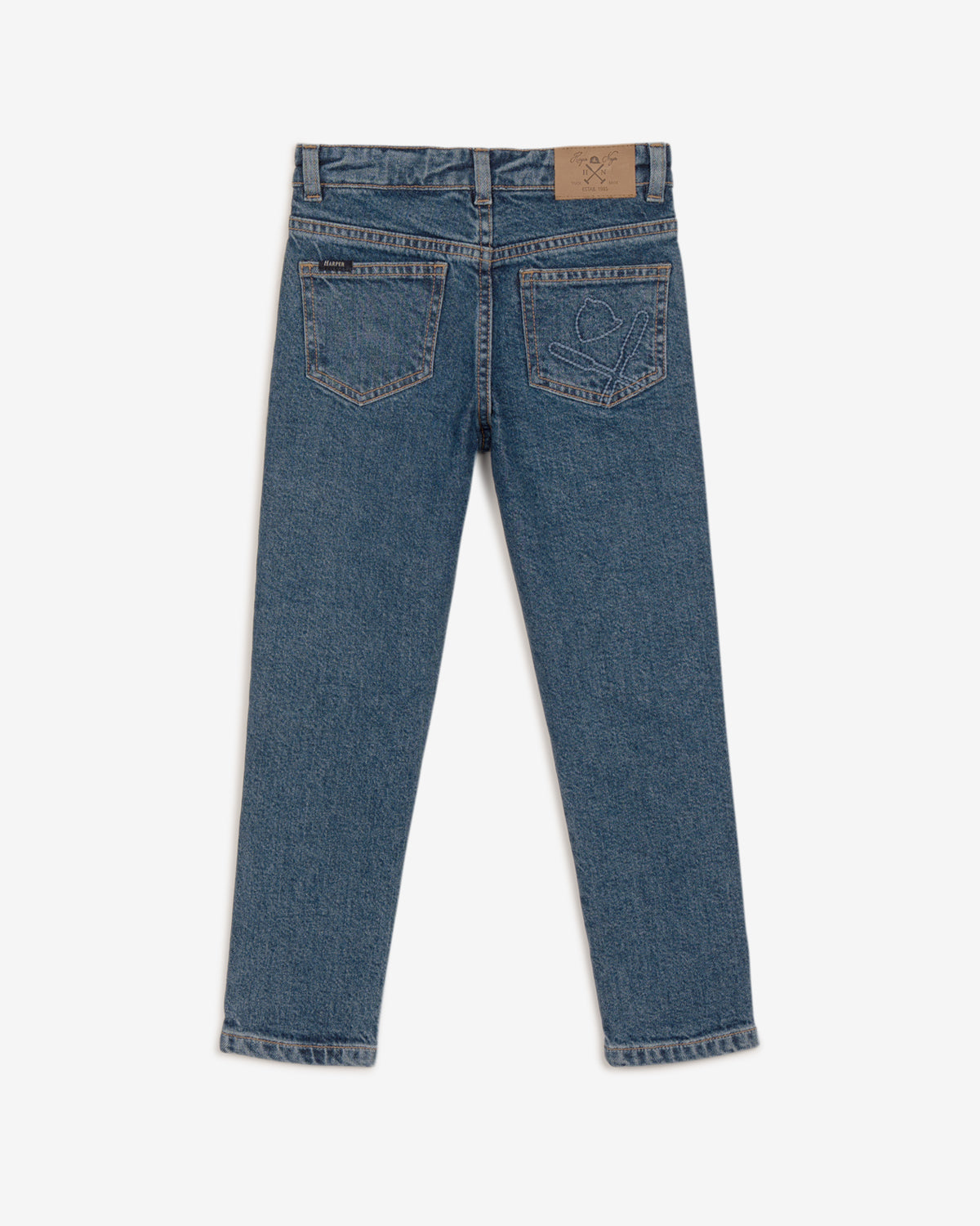 Pantalón DENIM Kids de Harper & Neyer en denim claro, bodegón trasero con el logo de la marca bordado