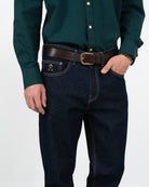 Pantalón DENIM en denim oscuro de Harper & Neyer, vista trasera con bolsillos traseros