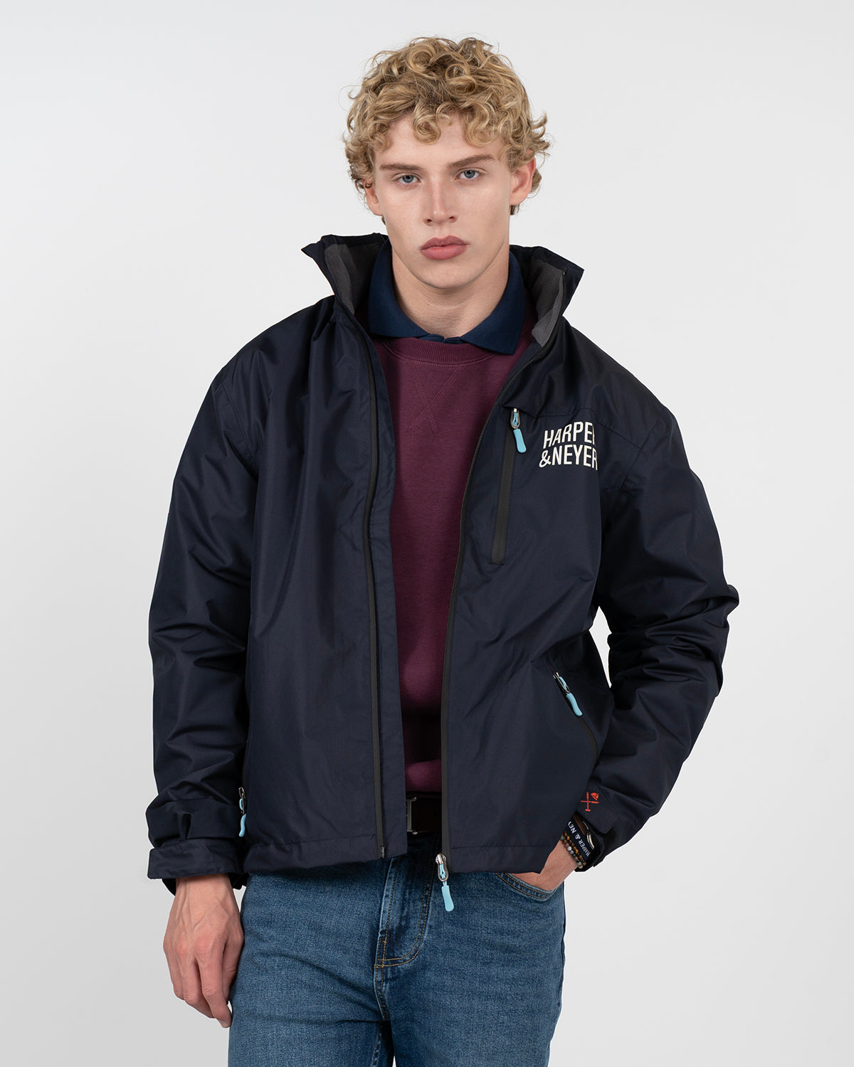 Parka IVY FROST de Harper & Neyer en azul marino, vista frontal con cuello alto y cremallera