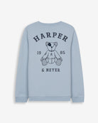 Sudadera ARTHUR KIDS azul cielo de Harper & Neyer, vista trasera con estampado del oso Arthur y Harper 1985