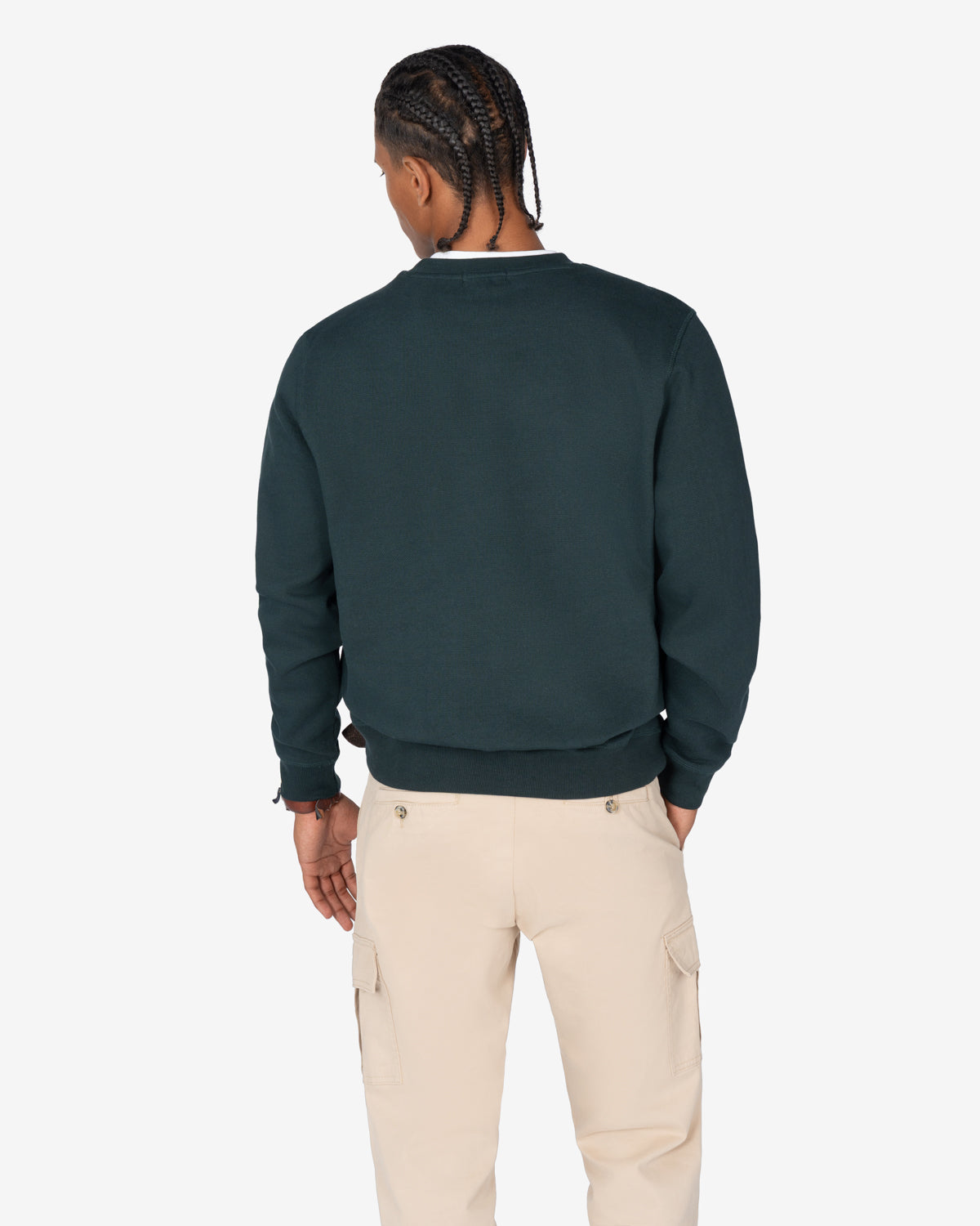 Sudadera FLUFFY BEAR verde botella de Harper & Neyer, look trasero con cargo beige crudo