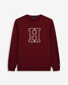 Sudadera HARVARD de Harper & Neyer en burdeos, vista frontal con gran H bordada en appliqué crudo y cadeneta dorada