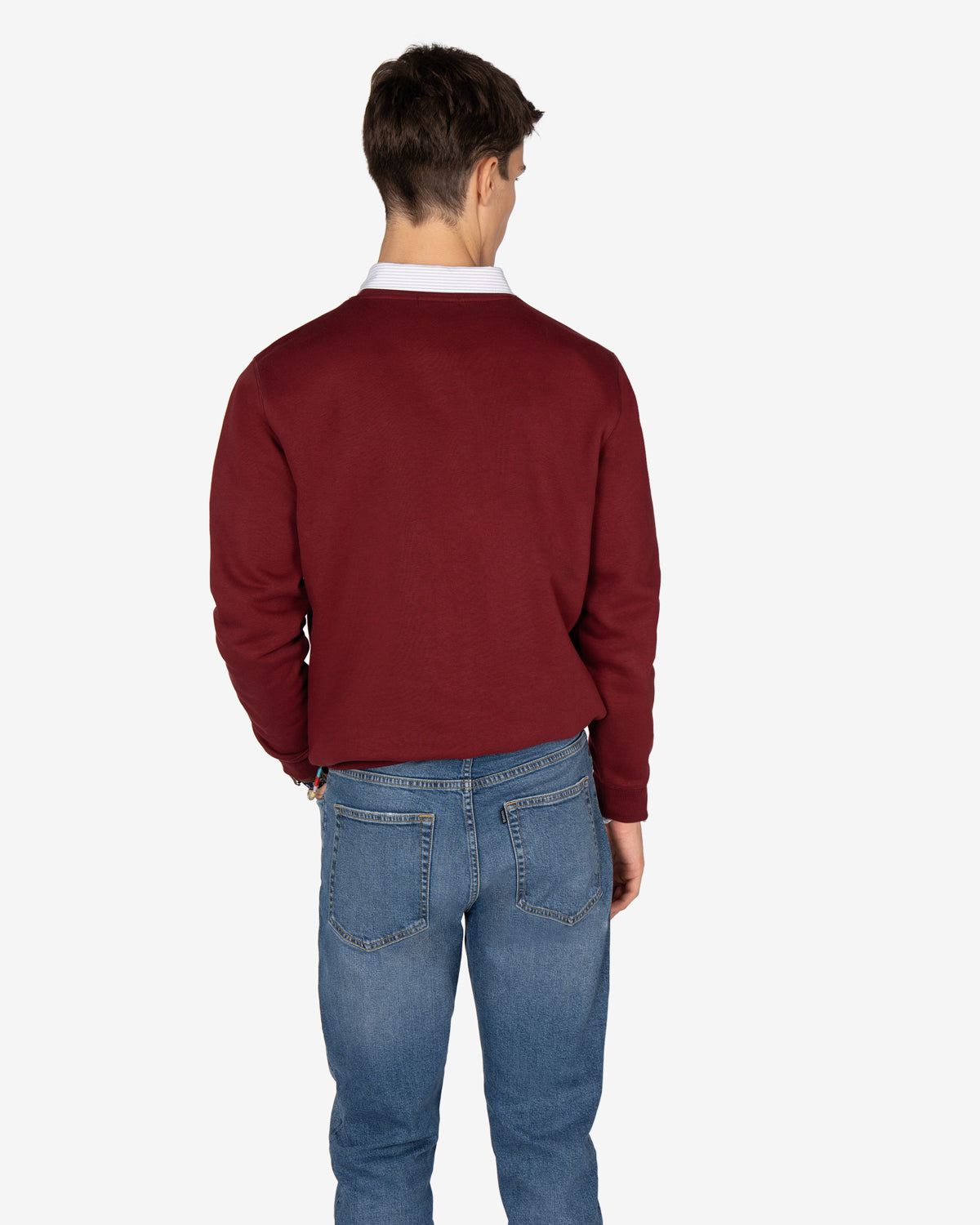 Sudadera NEW ENGLAND burdeos de Harper & Neyer, look trasero con vaquero azul medio
