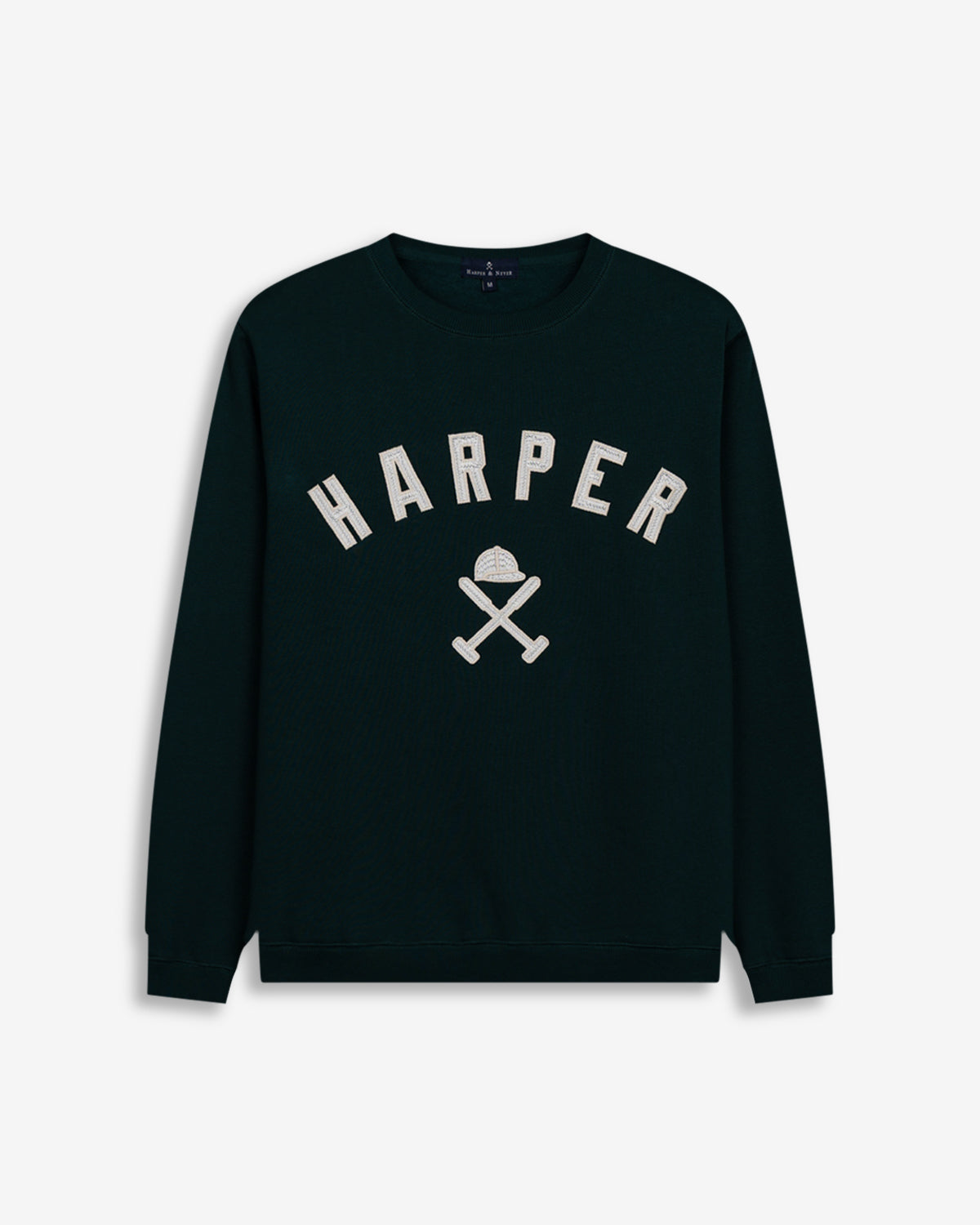 Sudadera NEW ENGLAND de Harper & Neyer en verde botella, vista frontal con HARPER varsity y casco de polo en appliqué crudo