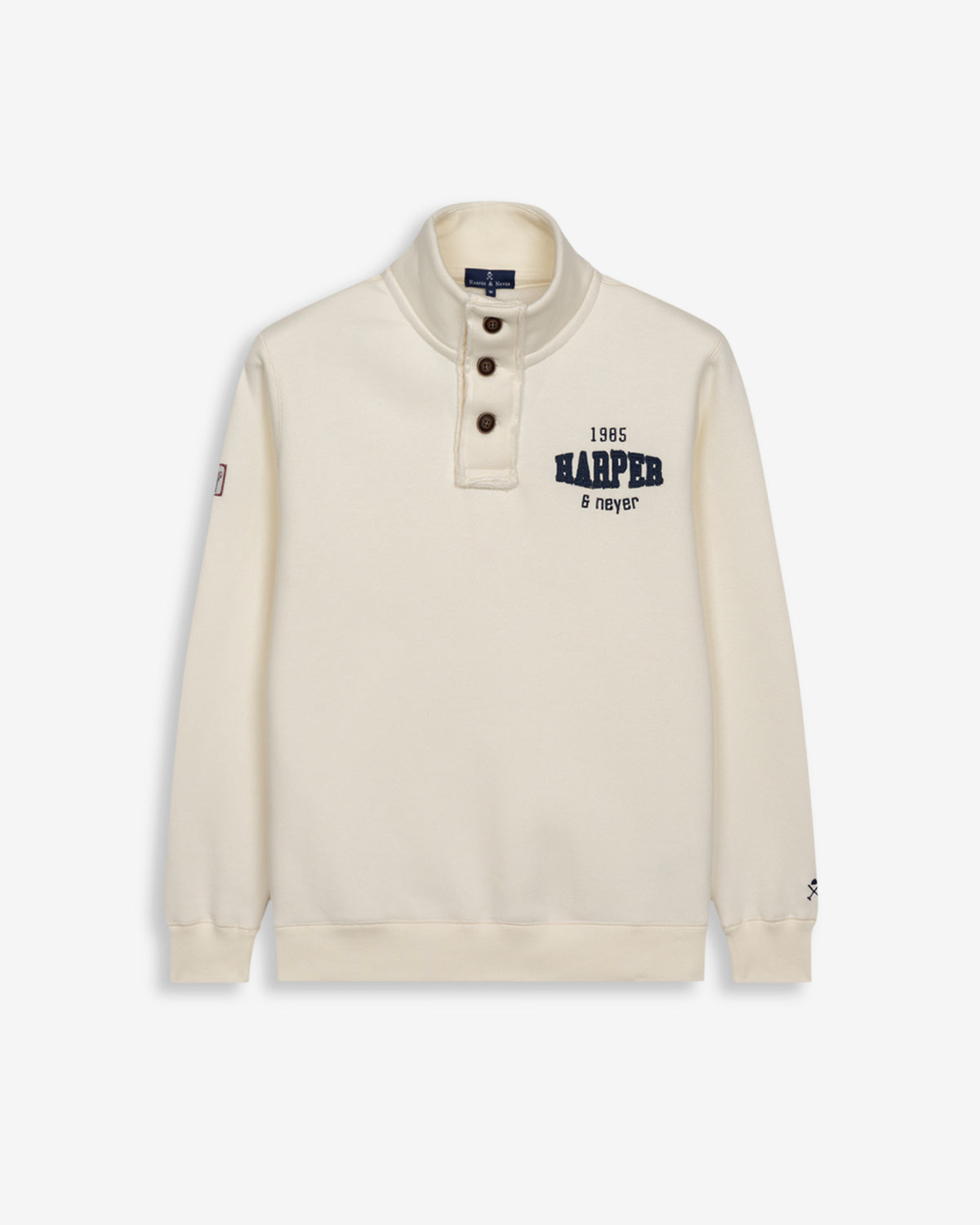 Sudadera RAVENS de Harper & Neyer en crudo, vista frontal con cuello alto abotonado y bordado varsity 1985 Harper Neyer
