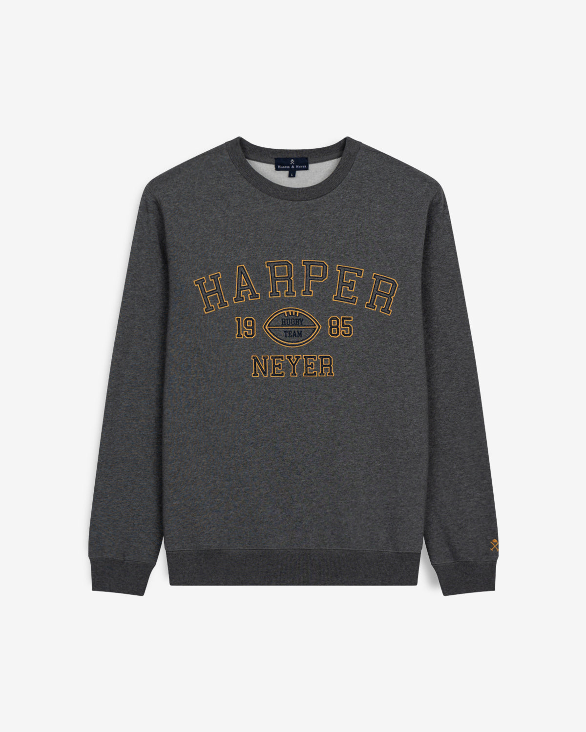 Sudadera RUGBY de Harper & Neyer en gris oscuro jaspeado, vista frontal con estampado varsity Harper Neyer 1985