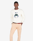 Sudadera TEDDY crudo de Harper & Neyer, look frontal con cargo beige y cinturón de piel marrón con hebilla dorada